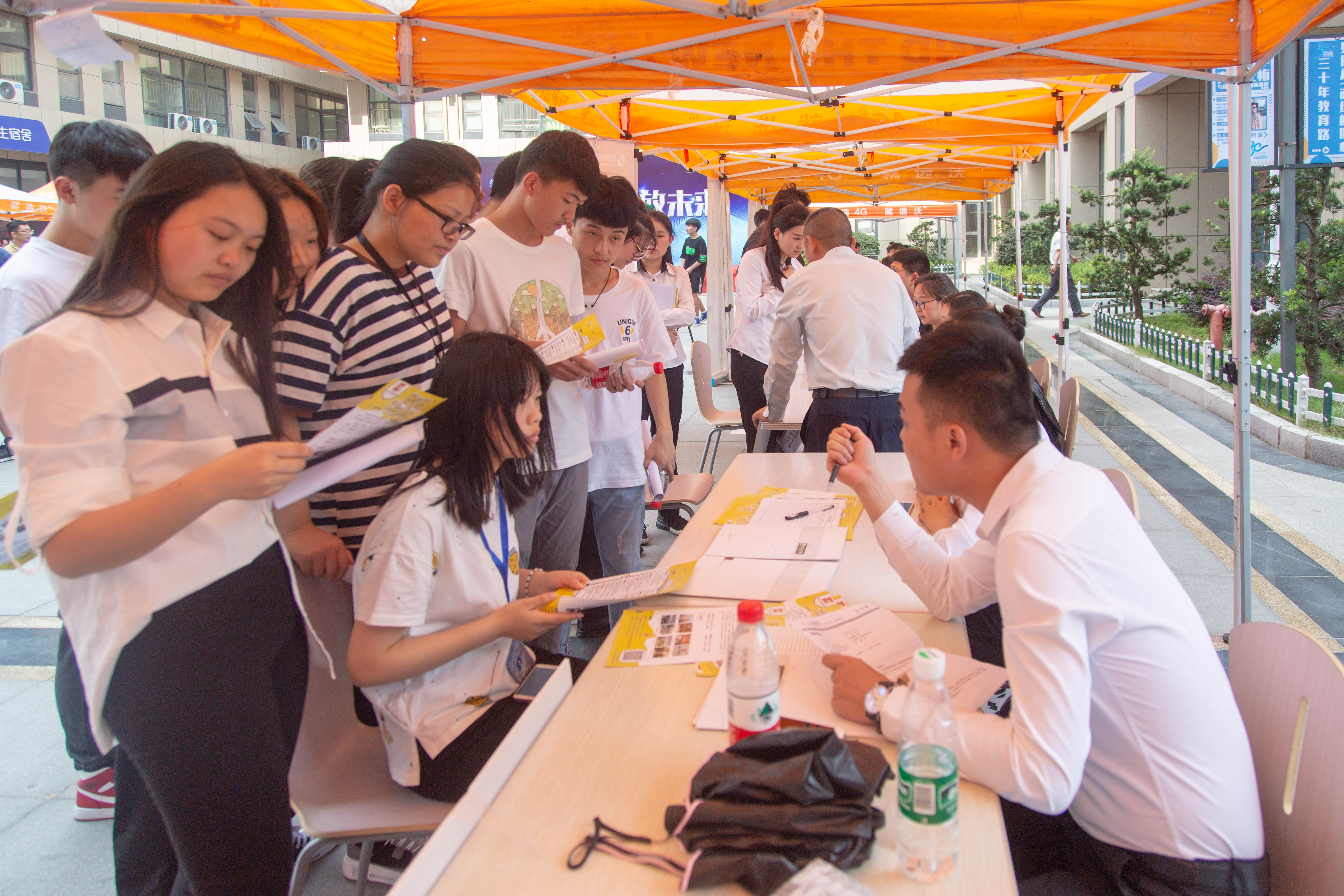 1561019045845574.jpg 1561019045845574.jpg