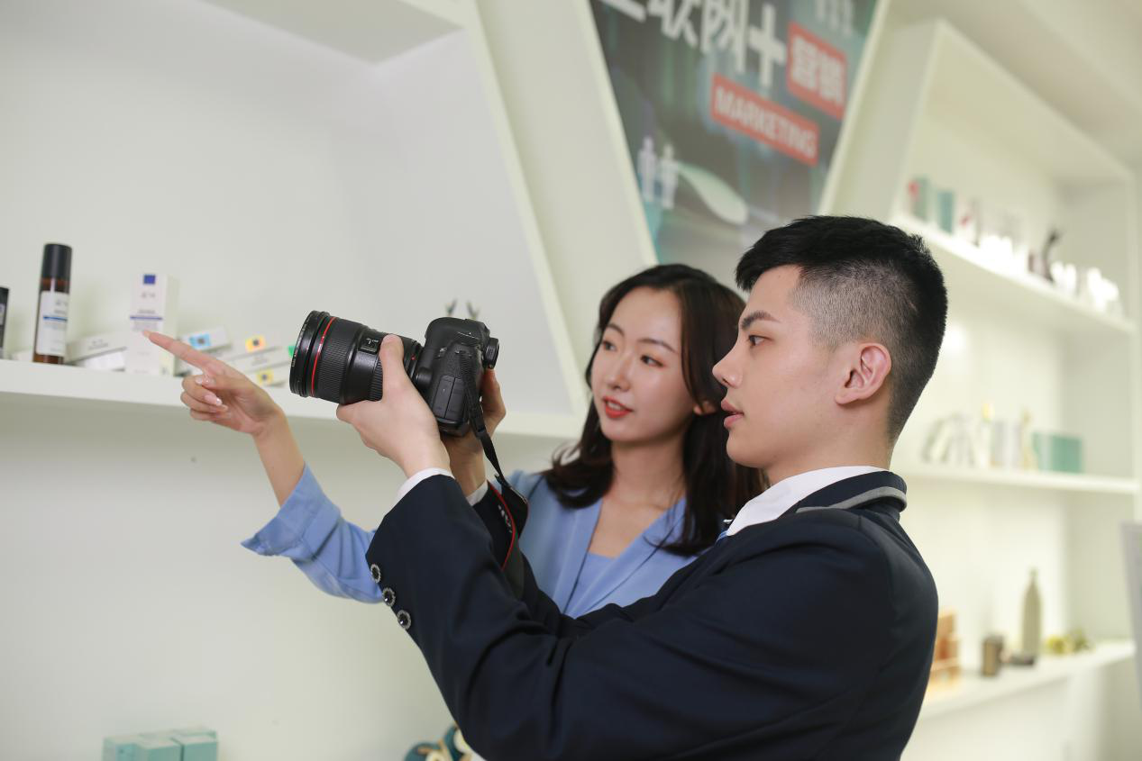 电商作为新兴业态大有可为,学电商为什么来新华? 电商作为新兴业态大有可为,学电商为什么来新华?