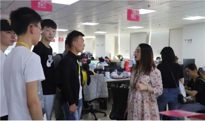 探秘新华互联网科技系列之——师资力量 探秘新华互联网科技系列之——师资力量