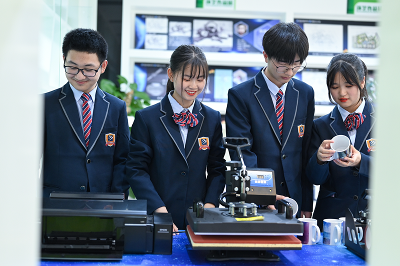 两会速递 | 暖心,让每个孩子都有人生出彩的机会! 两会速递 | 暖心,让每个孩子都有人生出彩的机会!