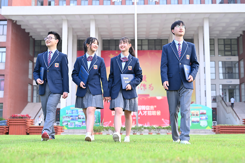 两会速递 | 暖心,让每个孩子都有人生出彩的机会! 两会速递 | 暖心,让每个孩子都有人生出彩的机会!