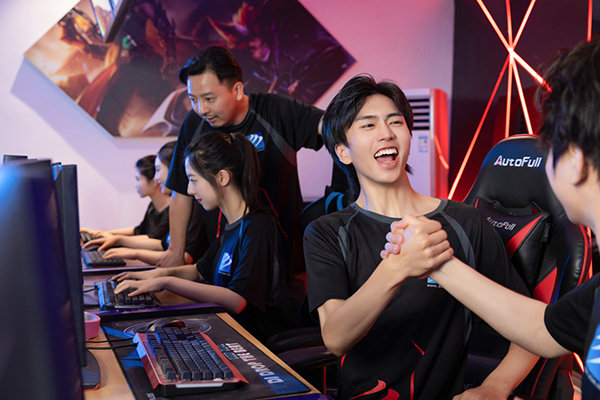 1757669364106718.jpg 5E9A0636-热血青春3.jpg