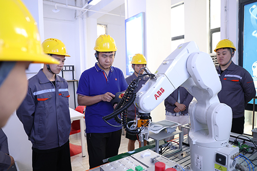 初中生能上的学校